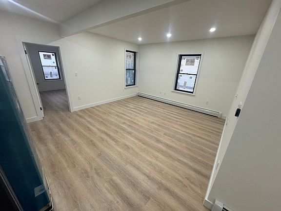 Open concept kitchen / Living room