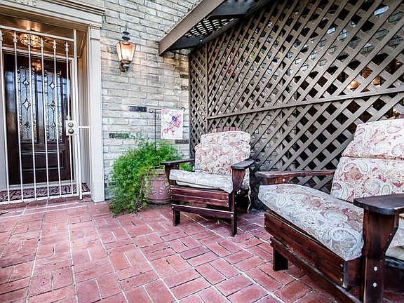 2nd image of 6675 Woodridge St