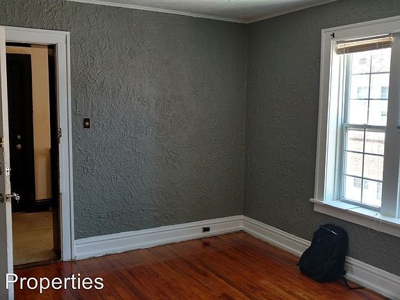 2nd image of 4221 Ellenwood Ave APT 103