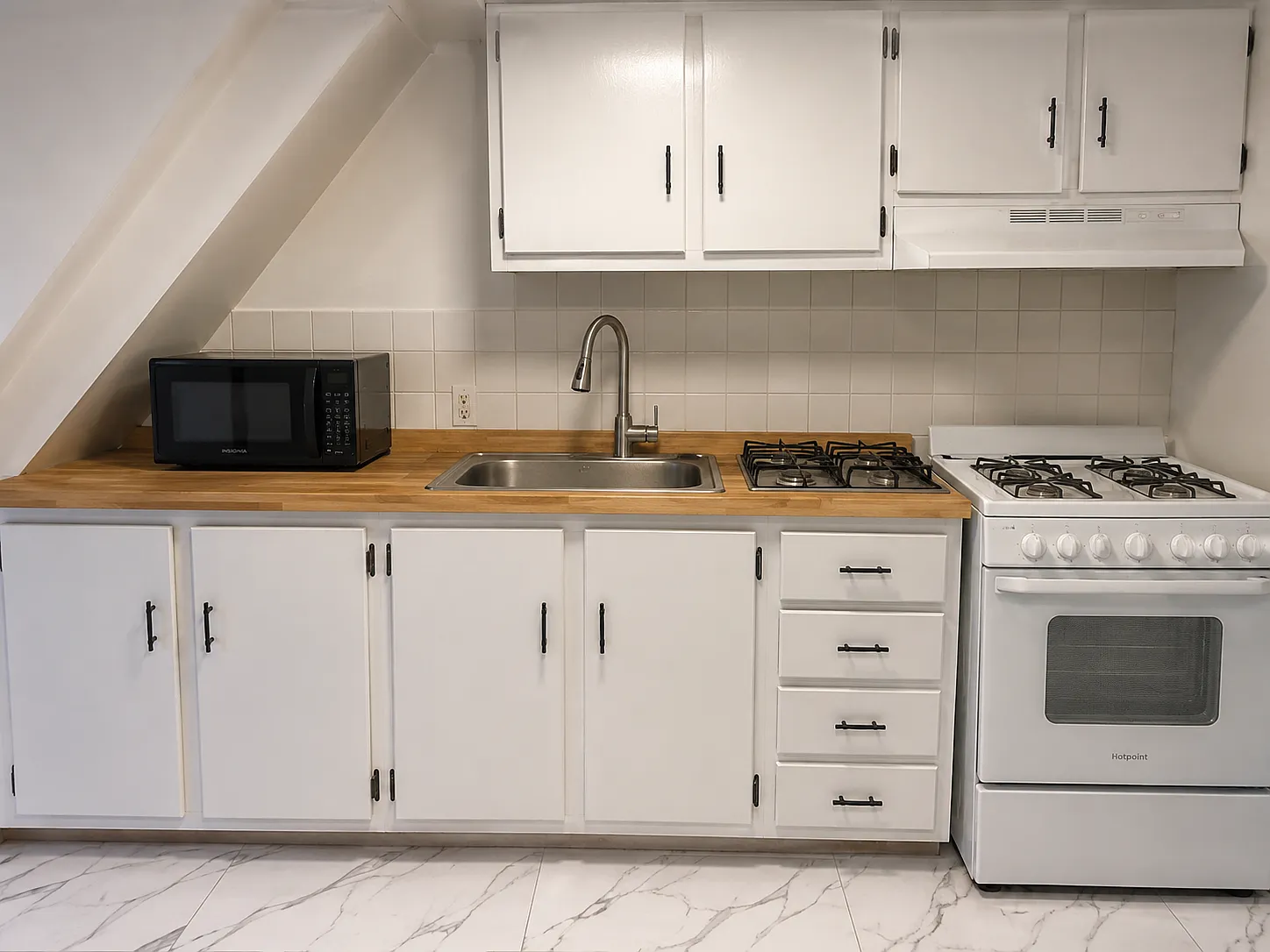 1 bed, 1.5 bath, $2,000 — Photo 4