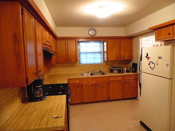 3rd image of 7225 Sprague Ave