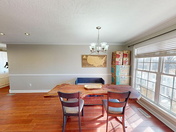 4th image of 755 Andrea Dr