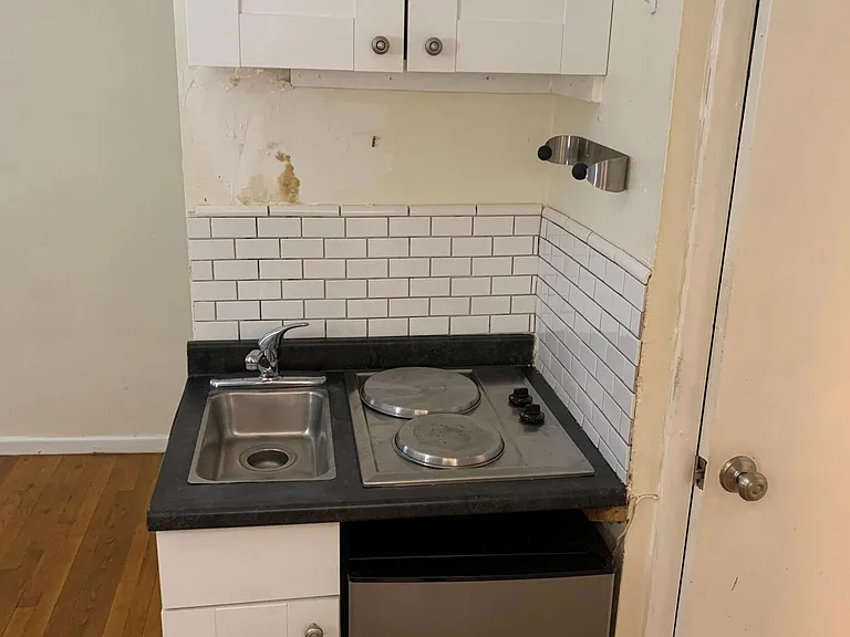51 S Huntington Ave #103 — Photo 2