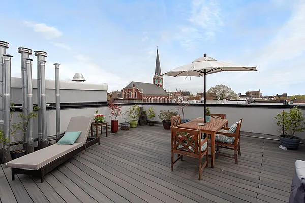 Sold by Compass | media 4