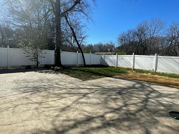 4th image of 311 Devine Ave