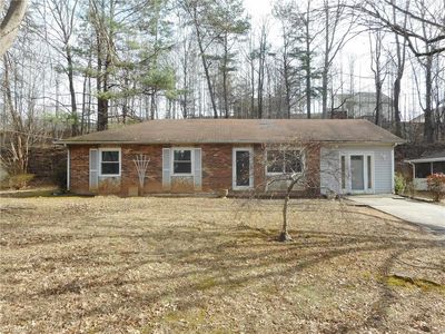 5141 E Butterfield Dr, Winston Salem, NC, 27105