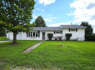 208 E 8th Ave, Colona, IL 61241