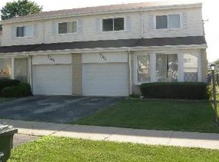 9341 Twin Oaks Ln, Des Plaines, IL 60016