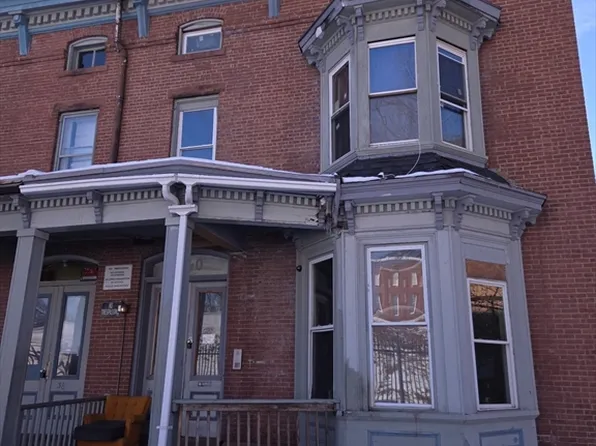 40 Byers St, Springfield, MA 01105