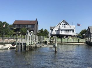 40 Fire Rd, Oak Beach, NY 11702