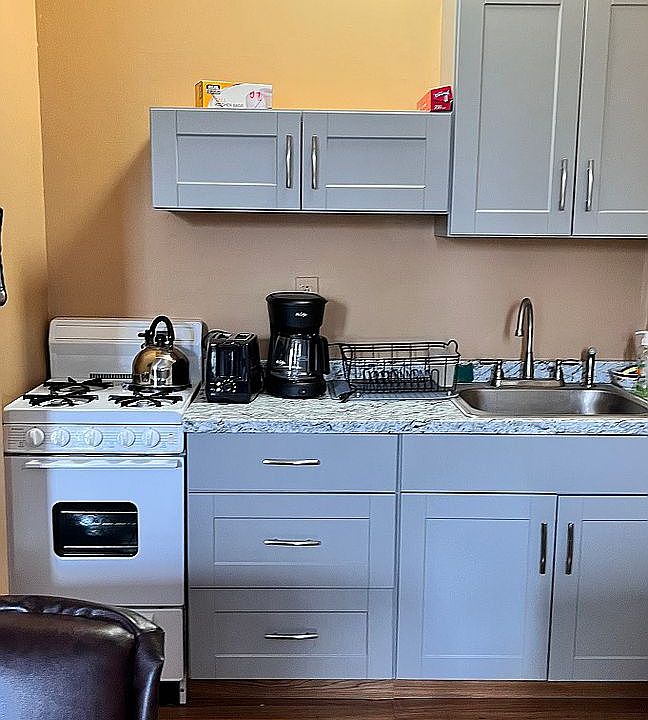 1st image of 152 Herkimer St APT 2