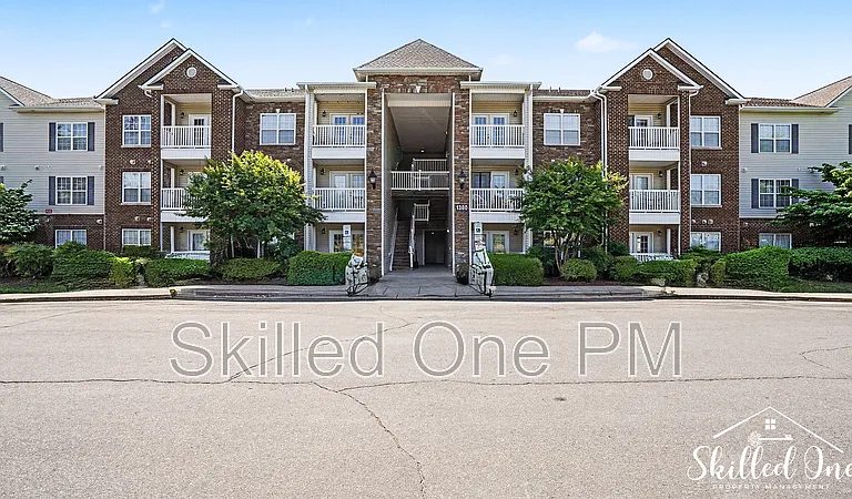 1380 Heritage Pointe Dr #101 — Photo 2