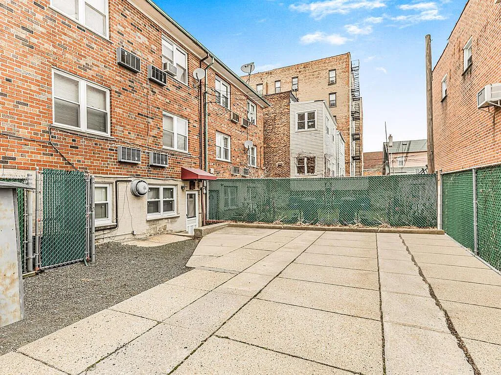Studio, $2,999 — Photo 4