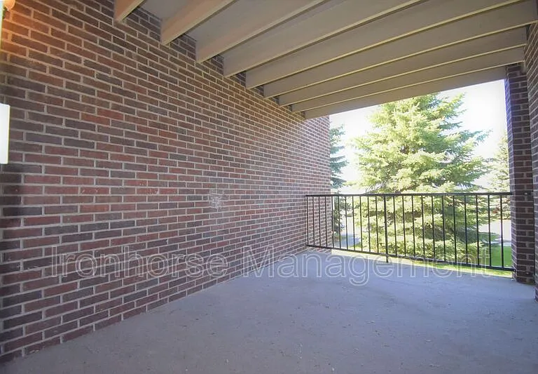 813 W Villard St #71 — Photo 6