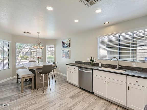 4th image of 3225 E BLACKHAWK Drive
