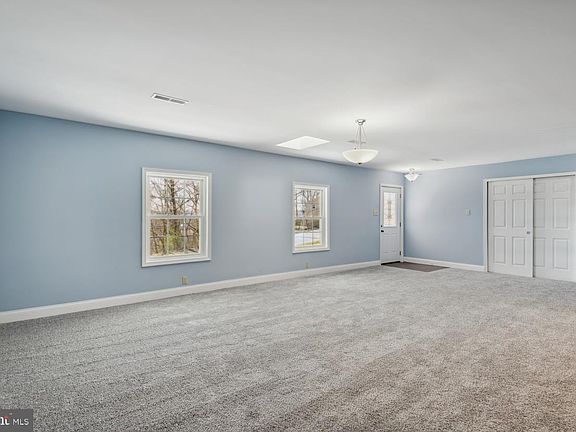 4th image of 230 Harlan Dr
