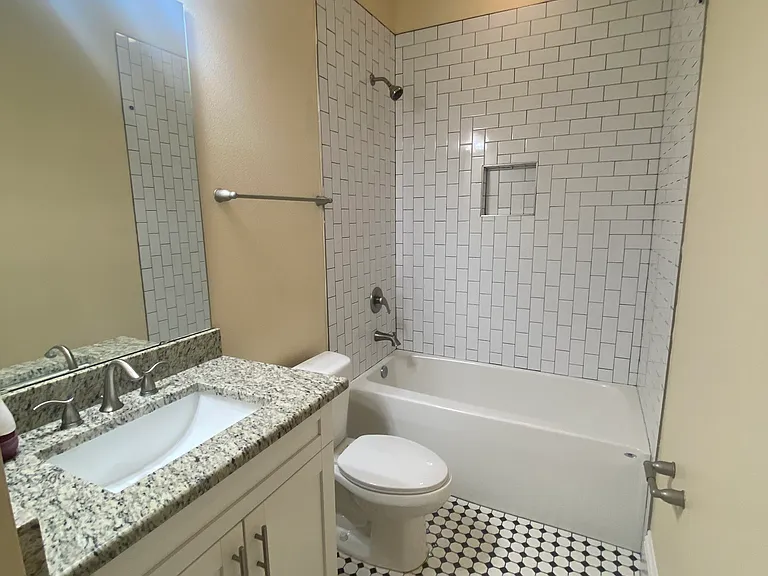 3916 N Ola Ave — Photo 14