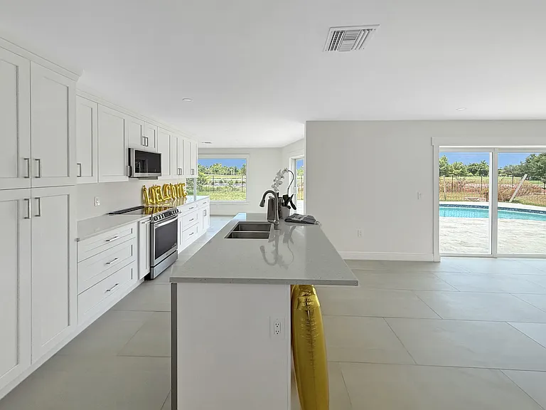 6950 Overlook Dr — Photo 5