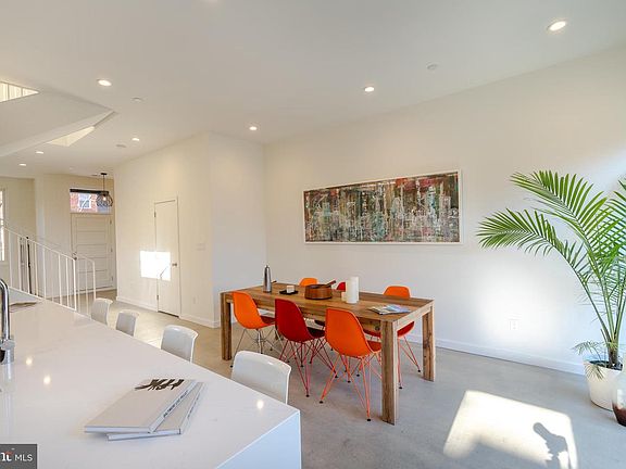 4th image of 551 S Paca St