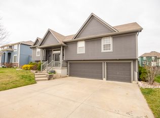 1100 NW Hickory Ct, Grain Valley, MO 64029