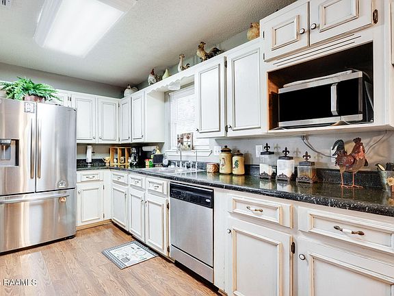 3rd image of 202 Shady Park Dr