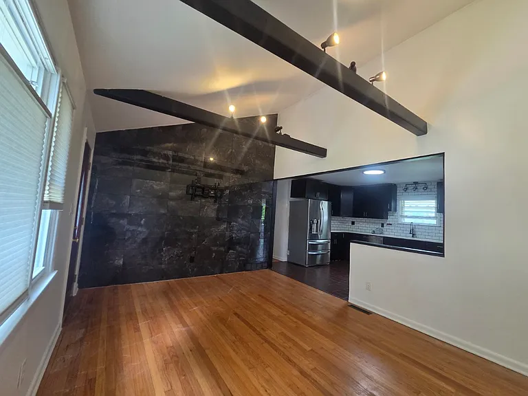 42 N Bridge Dr — Photo 10