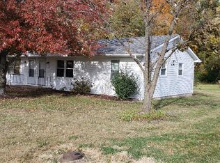 33 Gall Rd, Columbia, IL 62236