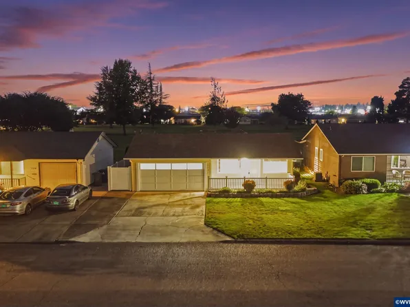 1131 Princeton Rd, Woodburn, OR 97071