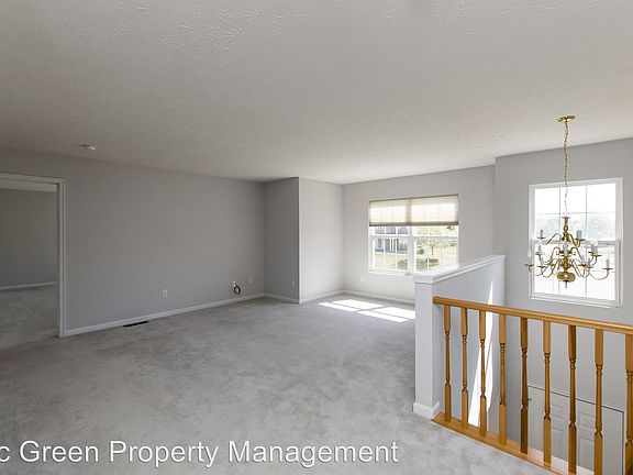 5th image of 2398 Hillsdale Dr