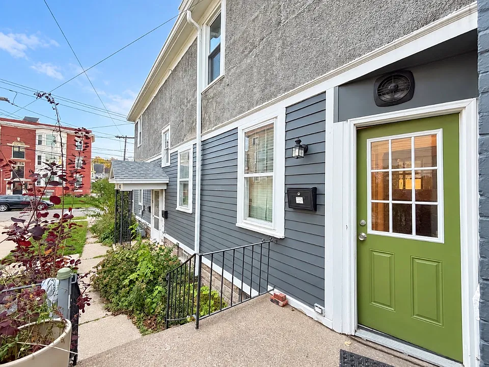 186 Bird Ave #4