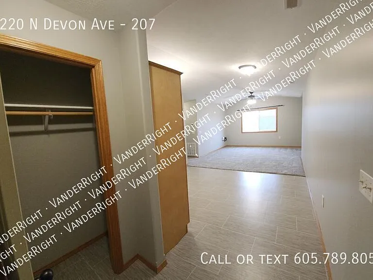 2220 N Devon Ave #207 — Photo 6