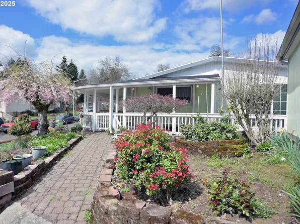 316 N Canyon View Dr, Lafayette, OR 97127