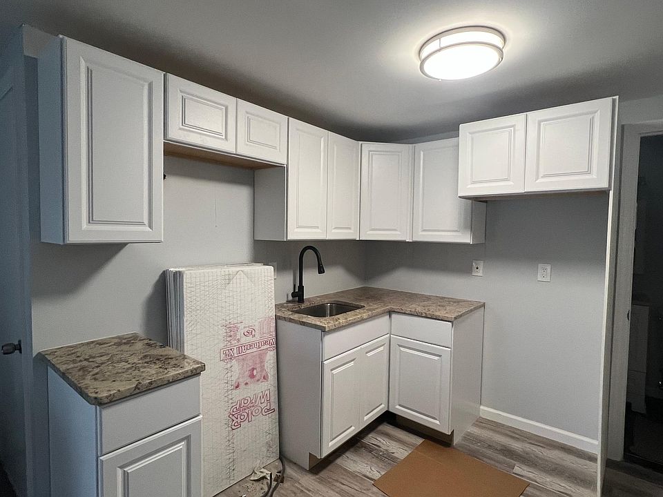 1st image of 130 Plunkett St #B