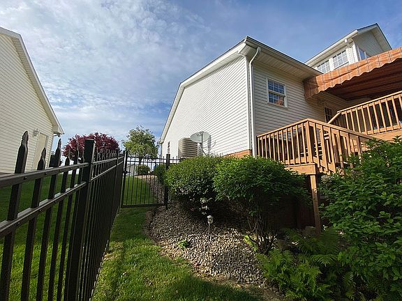 5th image of 46120 Country Lake Dr