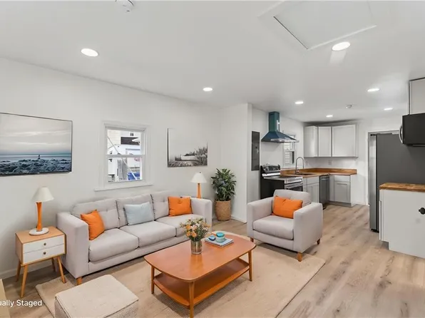 220 Charlotte Ave, Suffolk, VA 23434