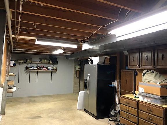 4th image of 1066 Edgewood Dr