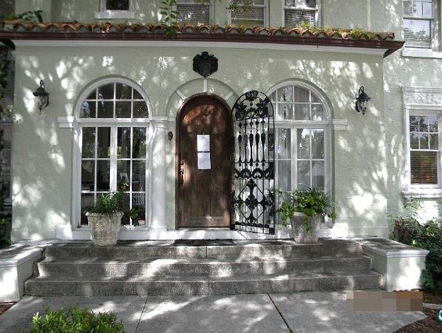 1st image of 238 NE 1st Ave