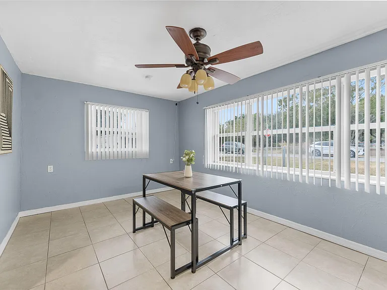 Hazel Dr — Photo 4