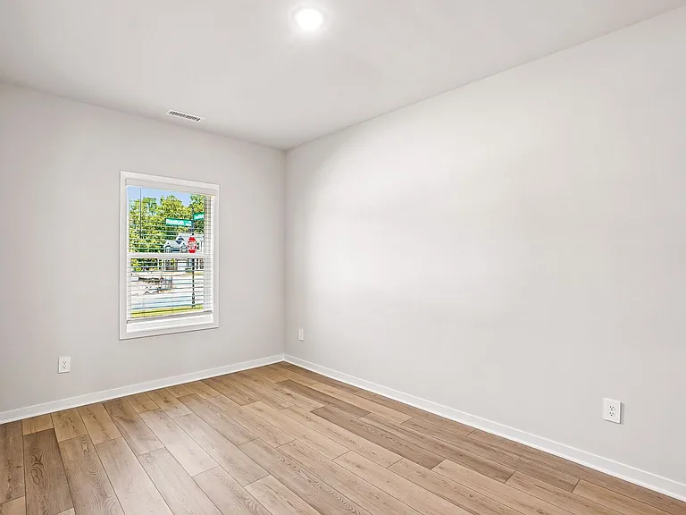 528 Southland Dr — Photo 15