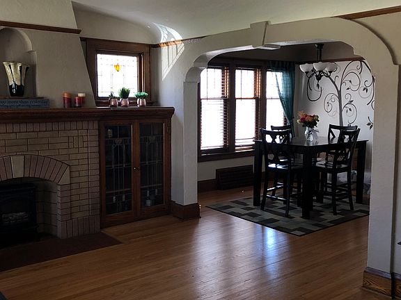 living room/dining room 