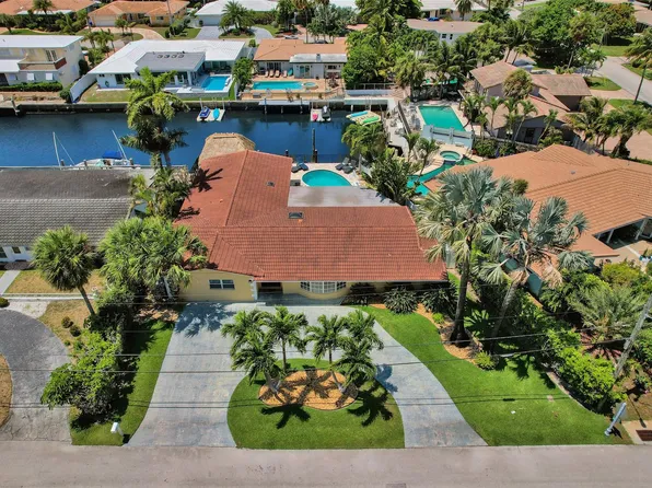 2051 Coral Reef Dr, Pompano Beach, FL 33062