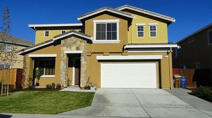 Front view of home