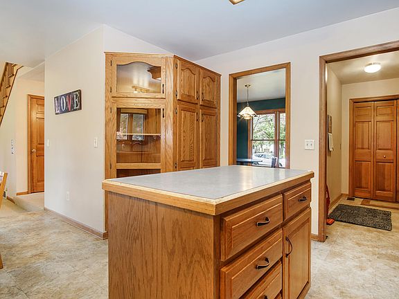 5th image of 280 Camelback Dr