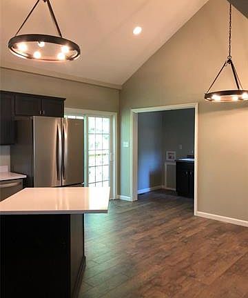 5th image of 75 Duck Dr #1