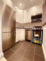 Rented by Metropolis Real Estate of Manhattan