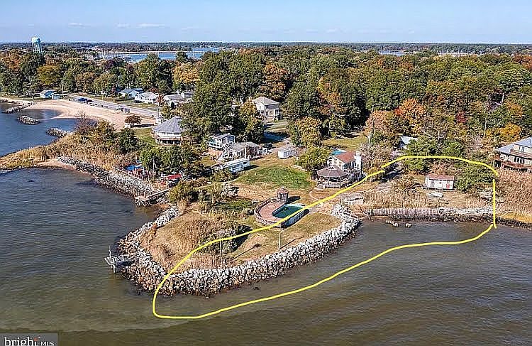 >200' Waterfront & Rip Rap