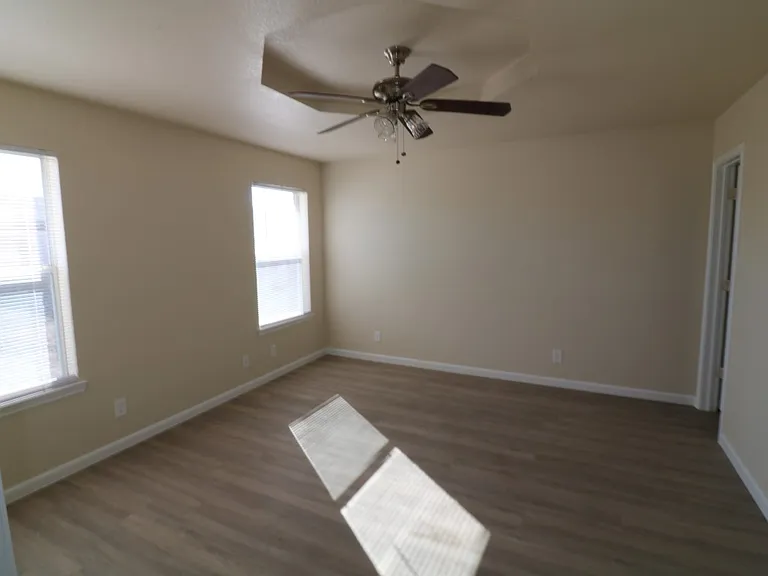 4304 Captain Dr — Photo 10