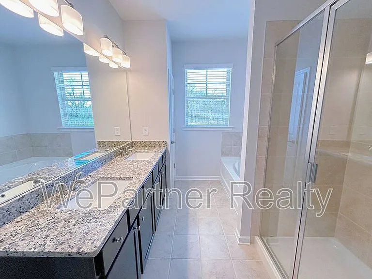 2614 Mills Commons Dr — Photo 16