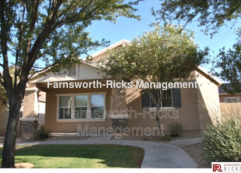 1575 S Jacana Ln — Photo 3