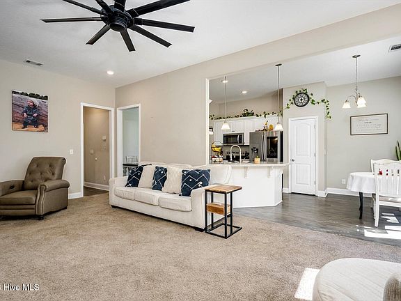 5th image of 515 Bradley Drive